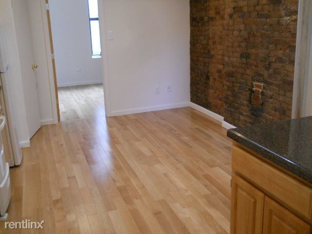 Building Photo - 530 E 5th St