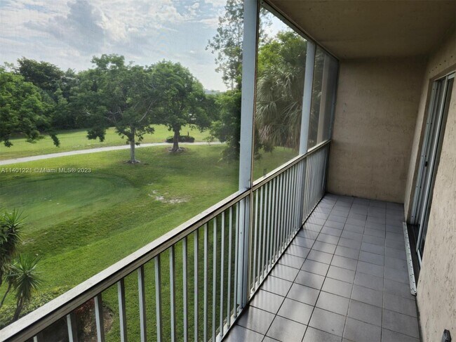 Building Photo - 9470 Tangerine Pl