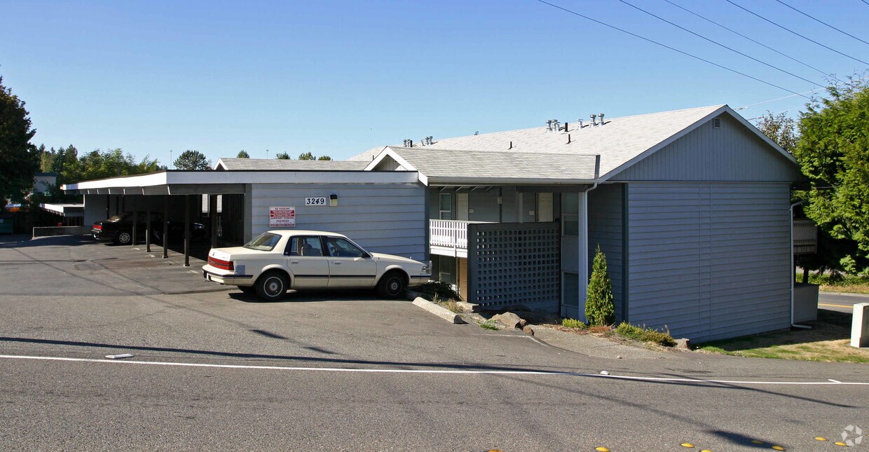 Primary Photo - 3249 S 160th St