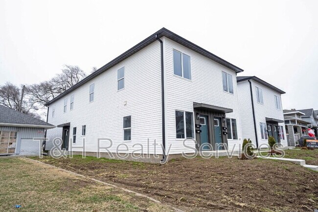 Foto del edificio - 2810 E Michigan St