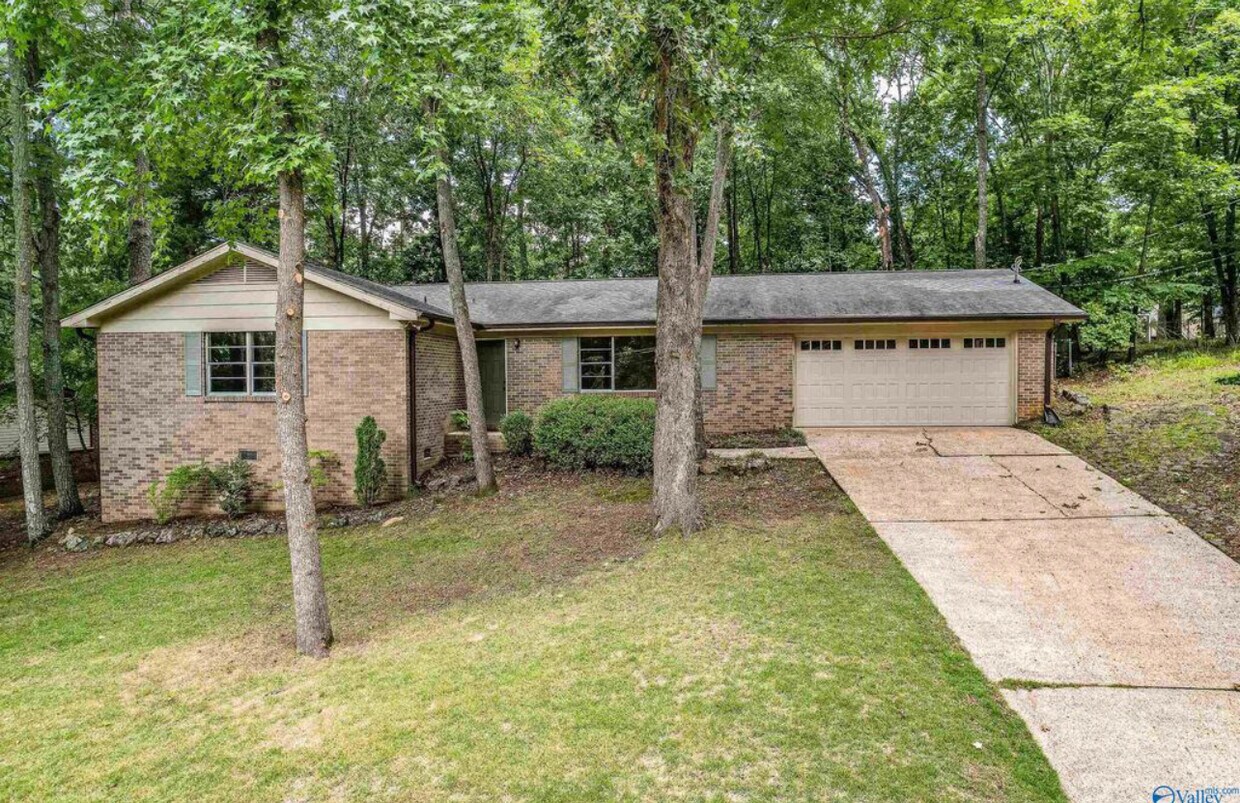 Foto principal - 2609 Lancelot Dr SE