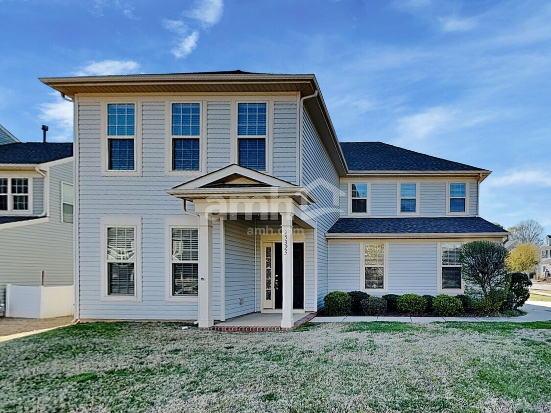 Foto principal - 15325 Colonial Park Dr