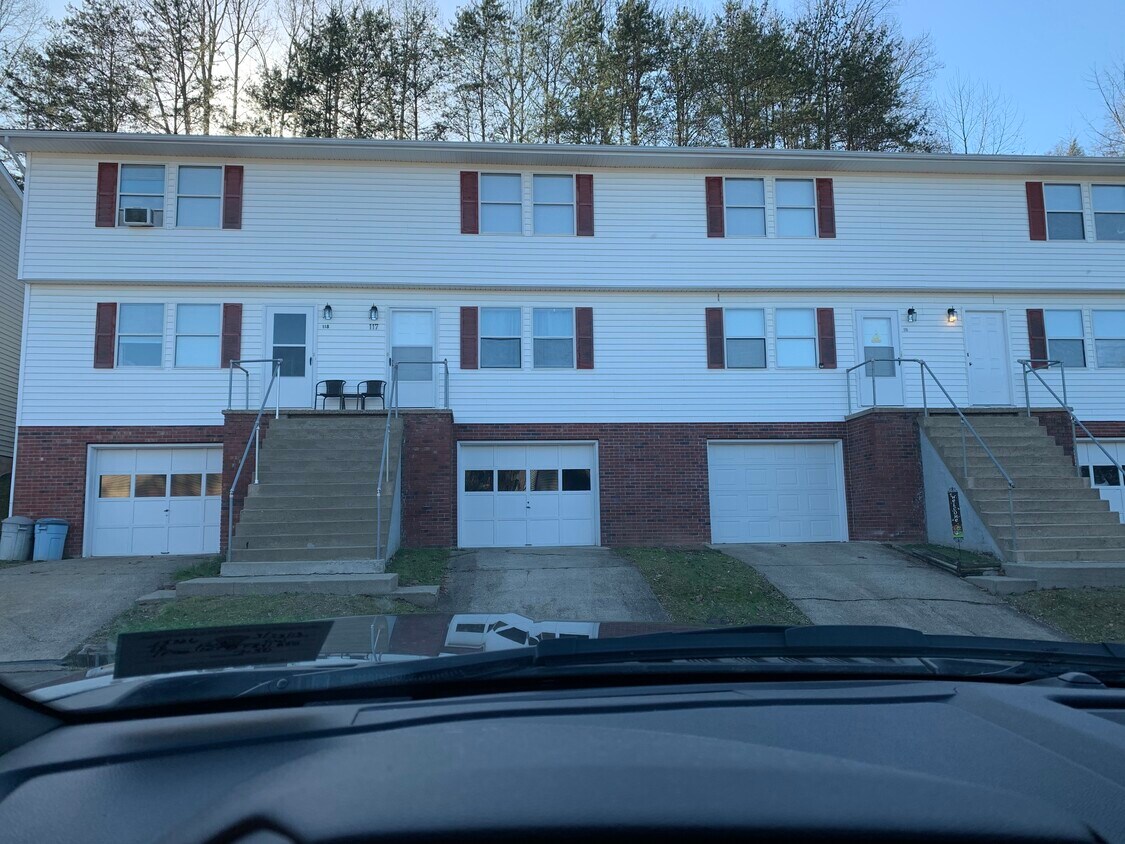 Primary Photo - 116 Mcgrew Dr