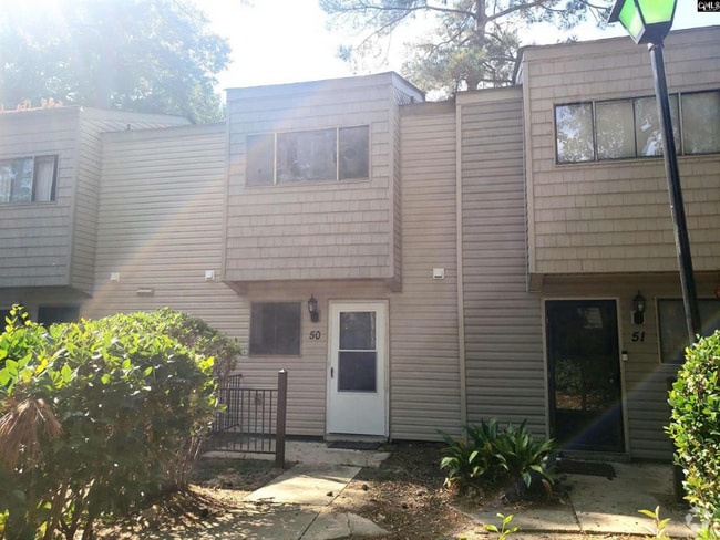 Building Photo - 240 Jamil Rd