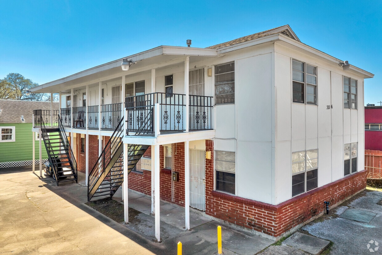 Primary - 3016 Blodgett St Apartments