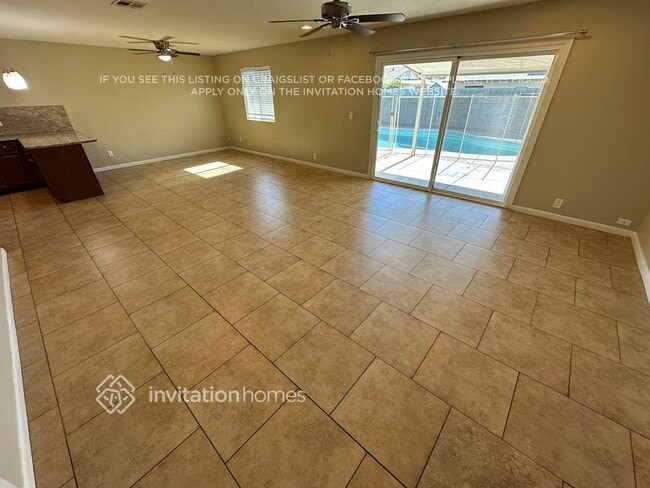 Building Photo - 1821 E La Donna Dr