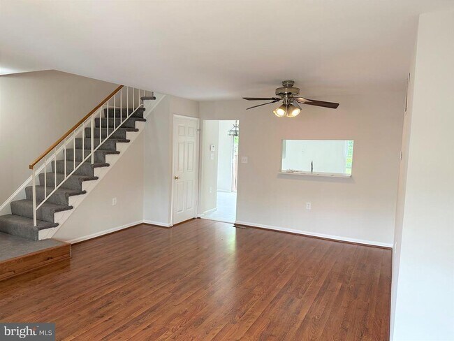 Foto del edificio - 7822 Brookview Ct