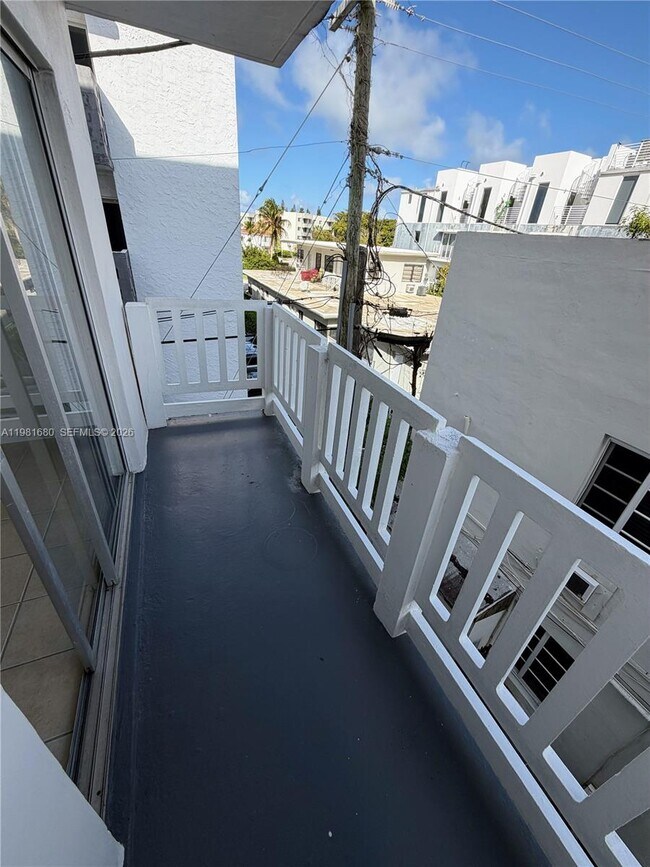 Foto del edificio - 2001 Bay Dr