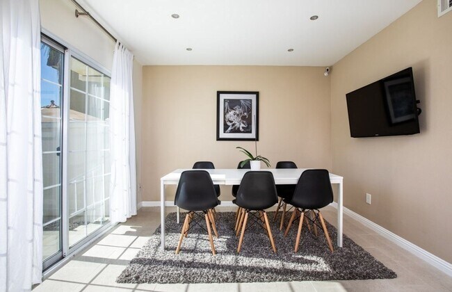 Foto del edificio - Your New Oasis