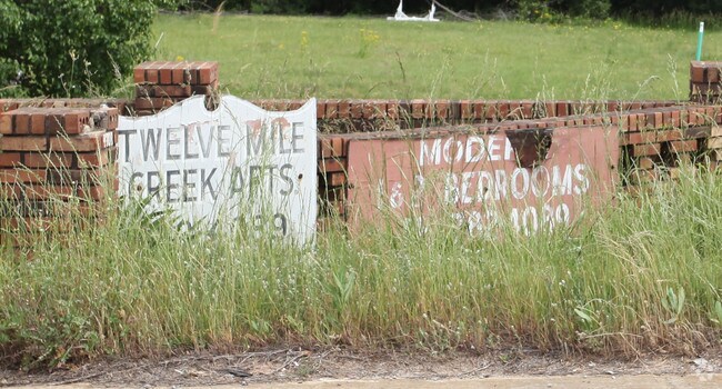 Building Photo - Twelve Mile Creek Apartments