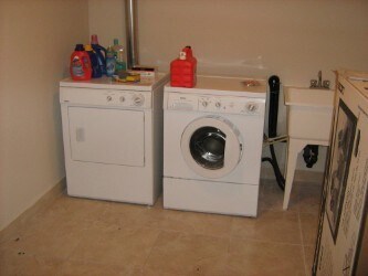 Building Photo - 49 Columbia St W