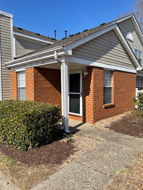 Building Photo - 401 Westgate Cir