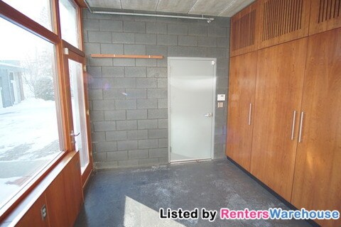 Building Photo - 803 Sunset Dr S