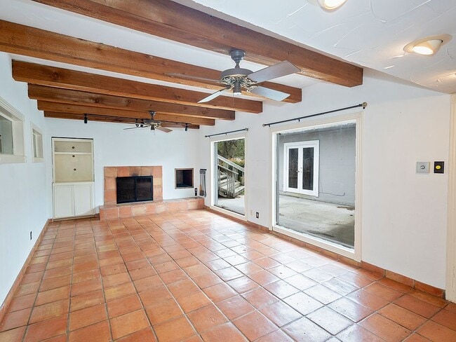 Building Photo - 6033 Rio Vista Ave