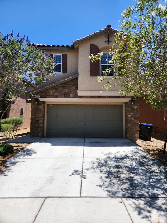 Primary Photo - 3 bedroom, 1,655 sq ft home in Mountains Edge