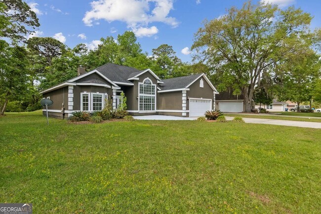 Building Photo - 124 Deerwood Village Dr