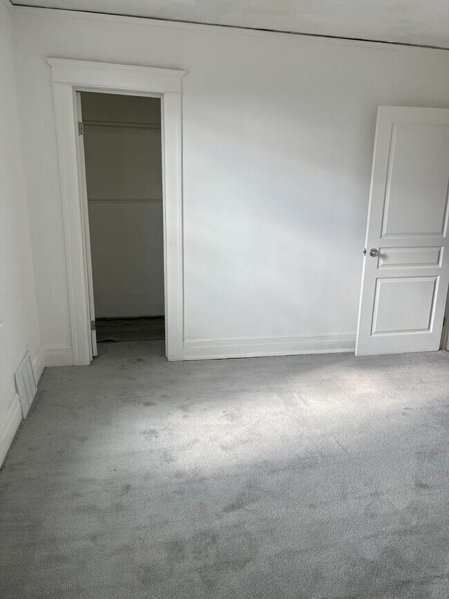 Foto del edificio - 6307/6311 Woodrow - Paralev LLC