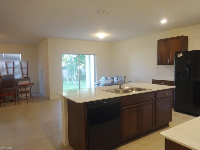 Foto del edificio - 317 SE 47th Terrace