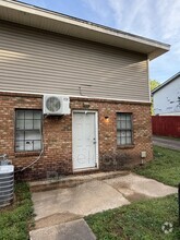 Building Photo - 2011 Stonemill Dr