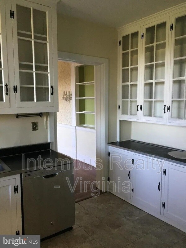 Foto del edificio - 7296 Fenton Farm Ln