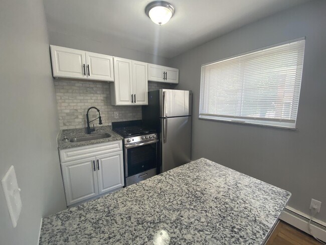 Building Photo - 2705 Willard Ave