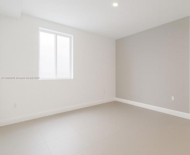 Foto del edificio - 541 NW 33rd St