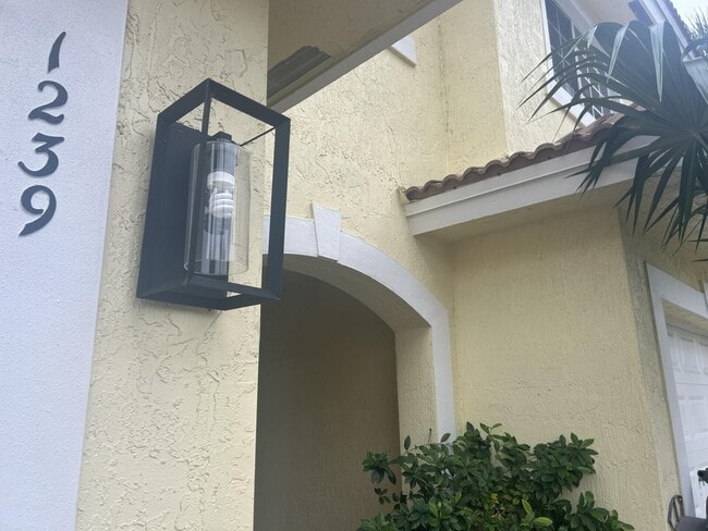 Foto del edificio - 1239 Imperial Lake Rd