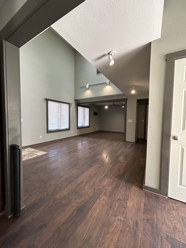 Building Photo - 2110 S Van Buren St