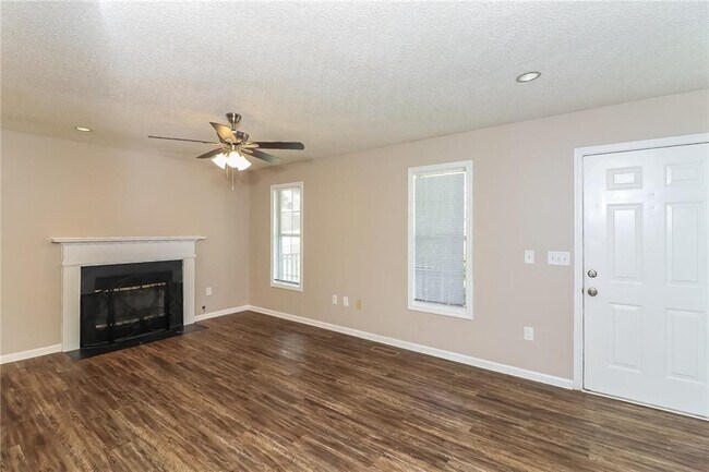 Building Photo - 229 Brookside Dr