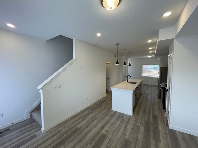 Building Photo - 15275 W 68th Pl