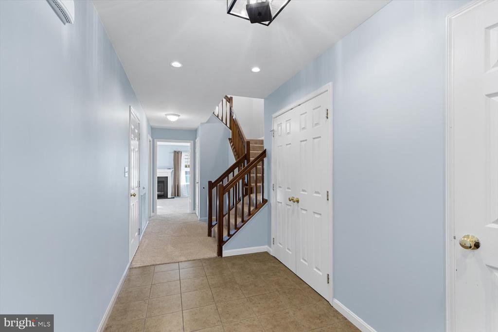 Primary Photo - 233 Thrush Dr