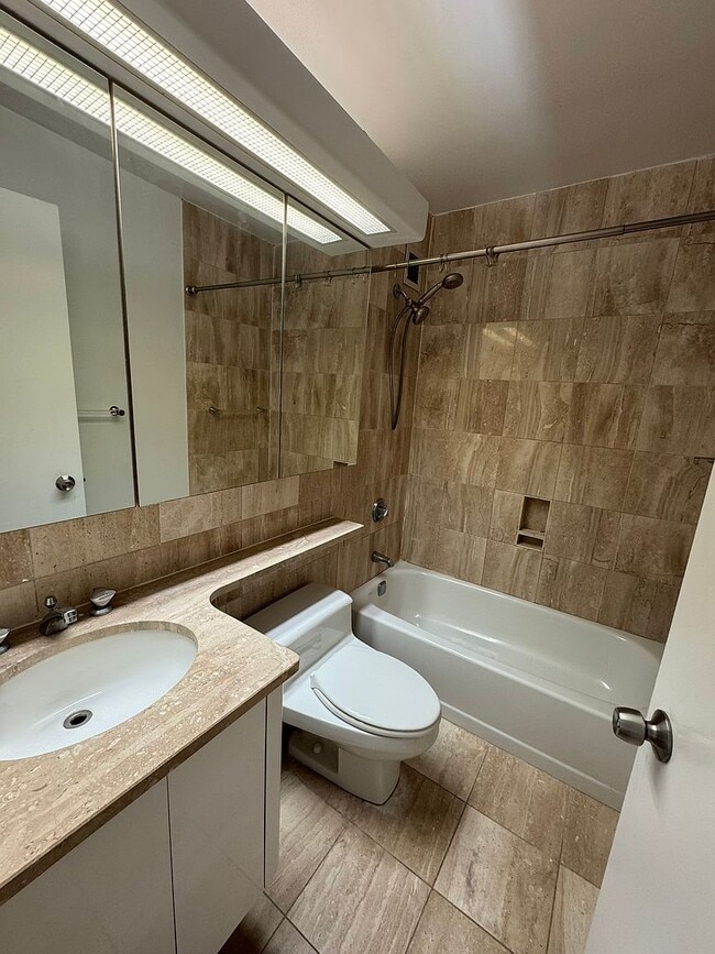 Foto del edificio - 415 E 37th St
