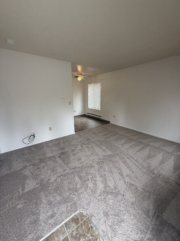 Primary Photo - Cozy 1 Bedroom Condo Available For Immedia...