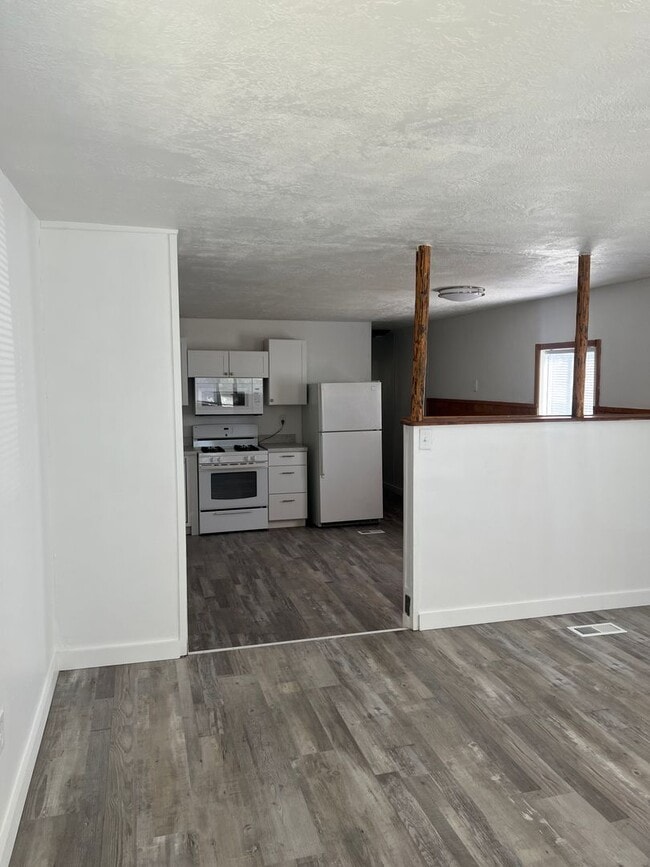 Foto del edificio - 2 bed, 1 bath Manufactured Home in the Mill Hollow Community!
