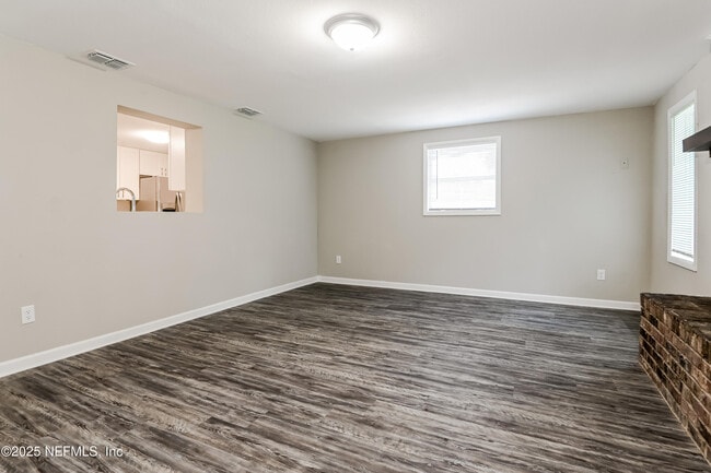 Building Photo - 6928 Sonora Dr N