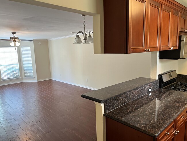 Building Photo - 102 Trace Loop