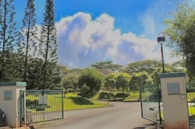 Building Photo - 3 bedroom 2 bath Townhome Mililani Mauka G...