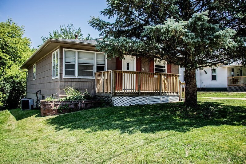 Primary Photo - 713 S Streeter St