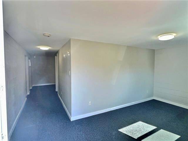 Building Photo - 646 East Ave