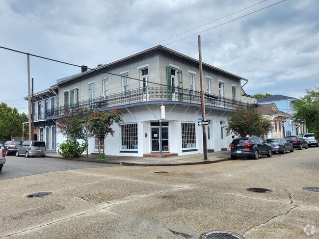 Building Photo - 2107 N Rampart St