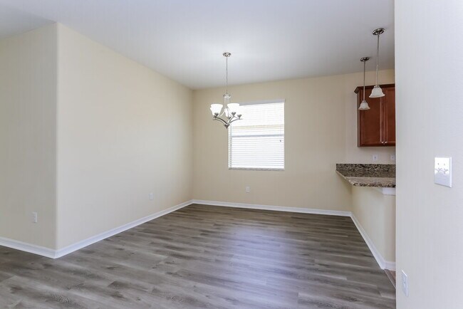 Foto del edificio - 2458 Dovesong Trace Dr