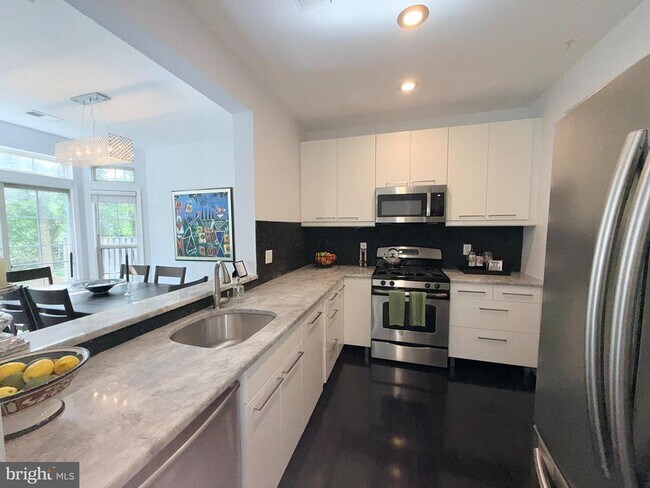 Building Photo - 21146 Domain Terrace