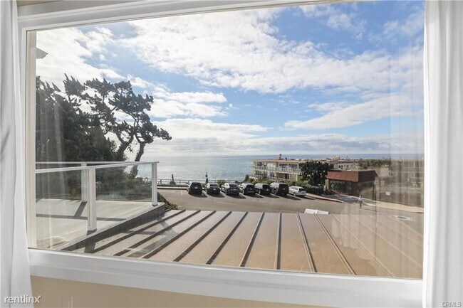 Building Photo - 2 br, 1 bath Duplex - 626 Cliff Dr