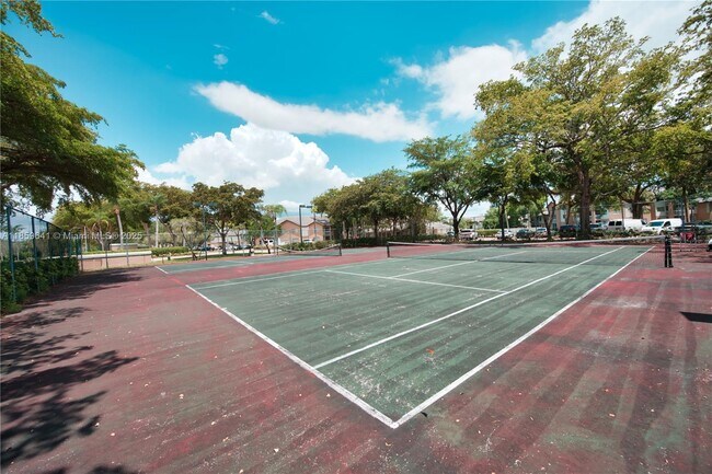 Foto del edificio - 9833 Westview Dr