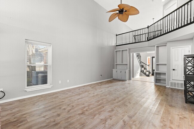 Foto del edificio - 4209 Green Oak Dr