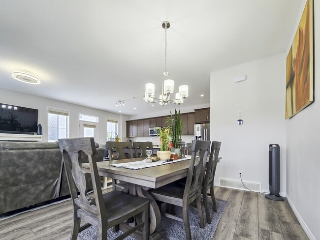 Building Photo - 1097-1140 140 Ave NW