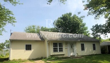 Building Photo - 903 Southmoor Dr
