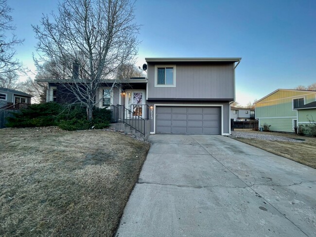 Building Photo - Newly Upgraded Multi-Level Home in Great F...