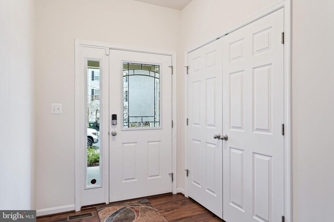 Building Photo - 3581 Eagle Ridge Dr