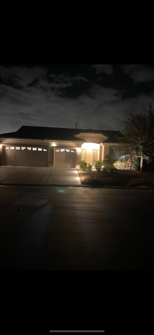Foto del edificio - Single Story Home in the Northwest w/ 3 Car Garage